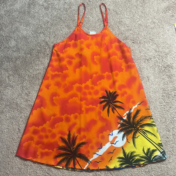 Print dress in size medium. - Picture 6 of 7